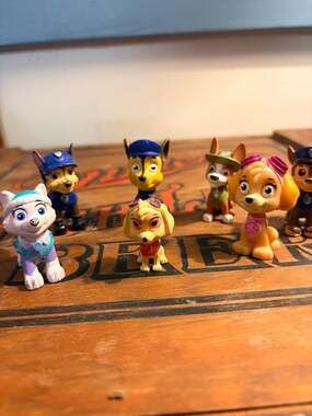 Paw Patrol Mini Figure Lot of 6 Chase Skye Everest Tracker Toy Figurines